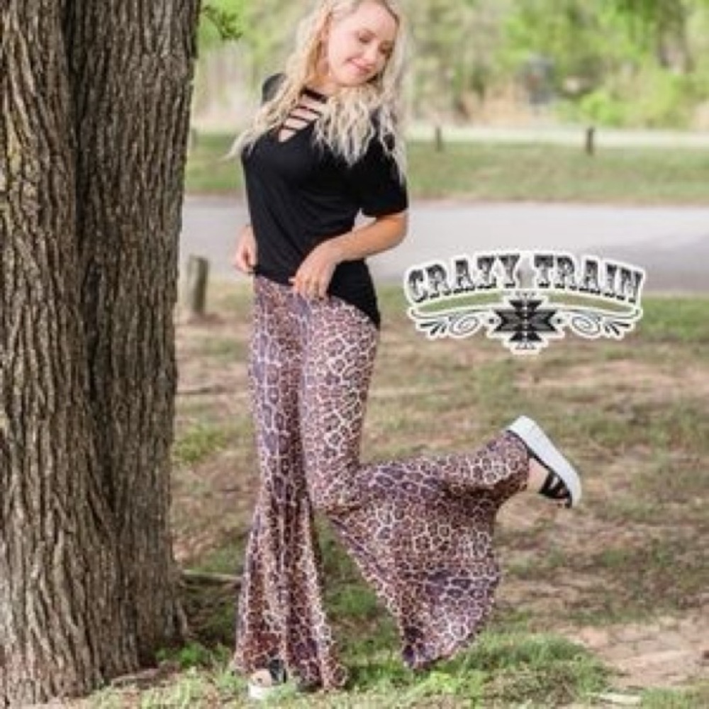 Chic Leopard Print Bellbottoms